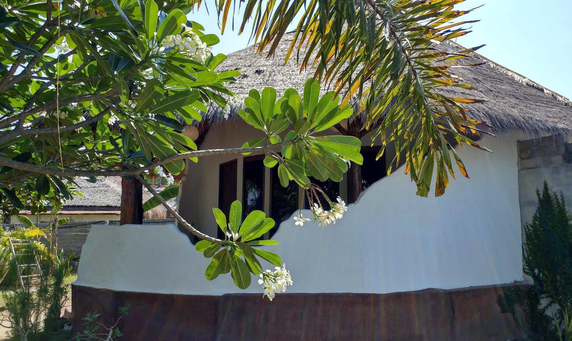 Adeng-Adeng Bungalows กิลิเมโน ภายนอก รูปภาพ